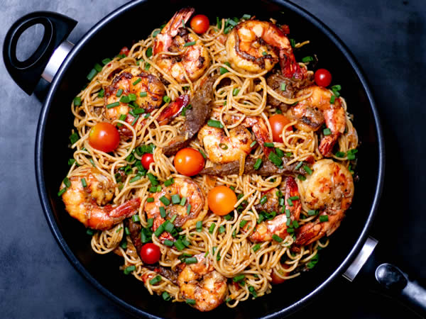 cooked noodles shrimp food photography inspiration